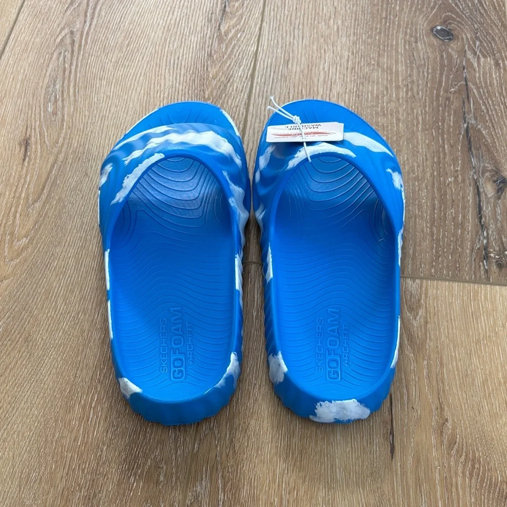 NEW IN BOX - Skechers Blue and White GO FOAM Arch Fit Craze Slide Sandals - Picture 4 of 6